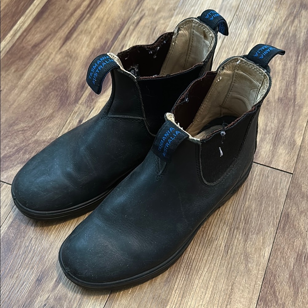 Blundstone Black Chelsea Boots with Elastic Panels